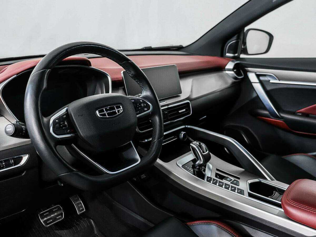 Geely Coolray с пробегом — 2021 год. Фото: #8