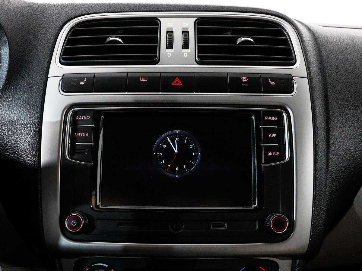 Volkswagen Polo с пробегом — 2018 год. Фото: #10