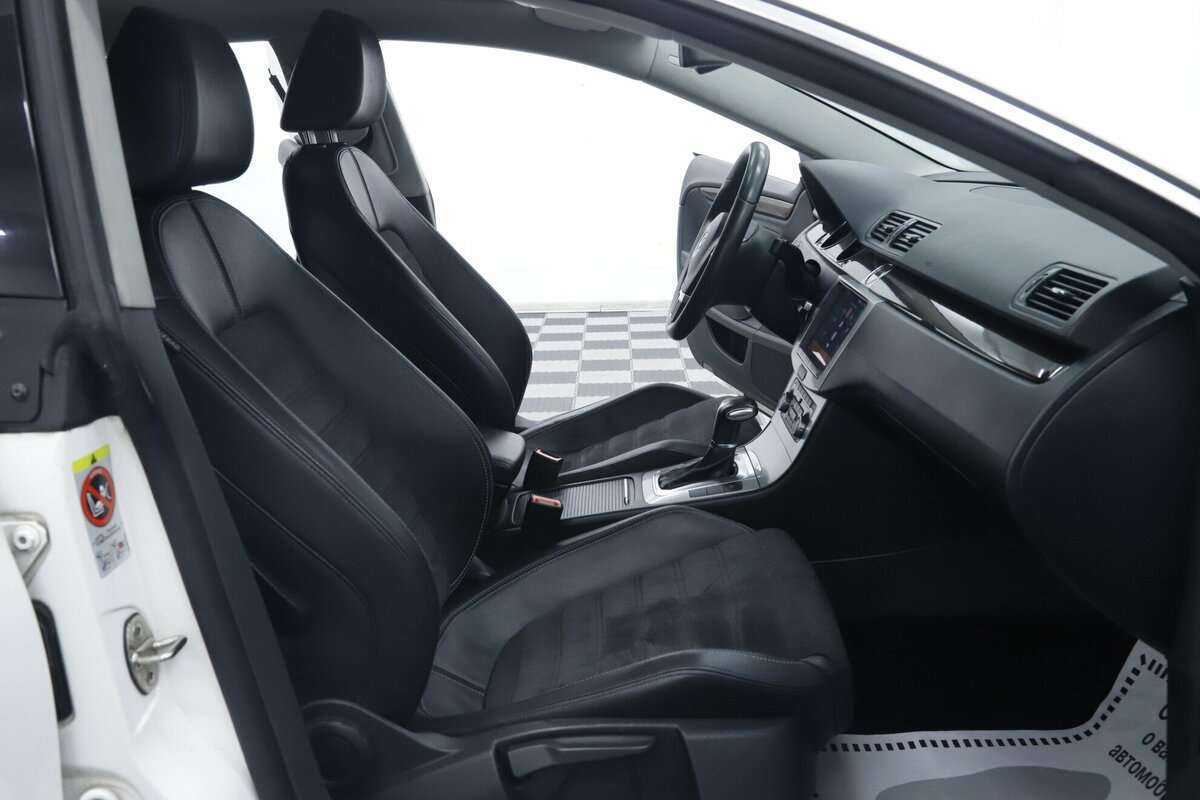 Volkswagen Passat CC с пробегом — 2012 год. Фото: #16