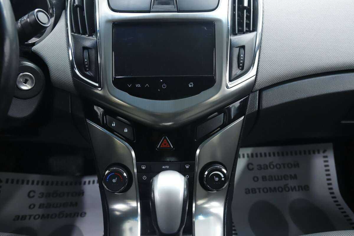 Chevrolet Cruze с пробегом — 2015 год. Фото: #11