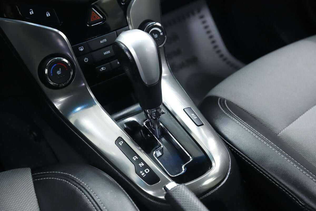 Chevrolet Cruze с пробегом — 2015 год. Фото: #13