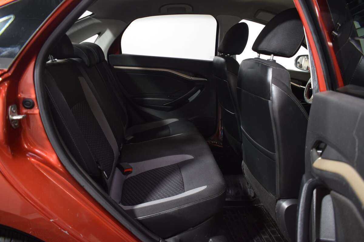 Lada (ВАЗ) Vesta с пробегом — 2016 год. Фото: #12