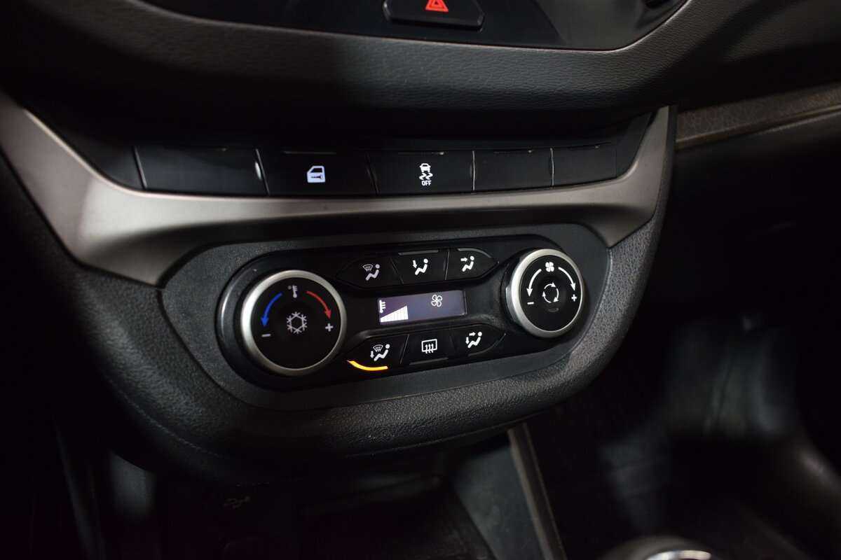 Lada (ВАЗ) Vesta с пробегом — 2016 год. Фото: #15