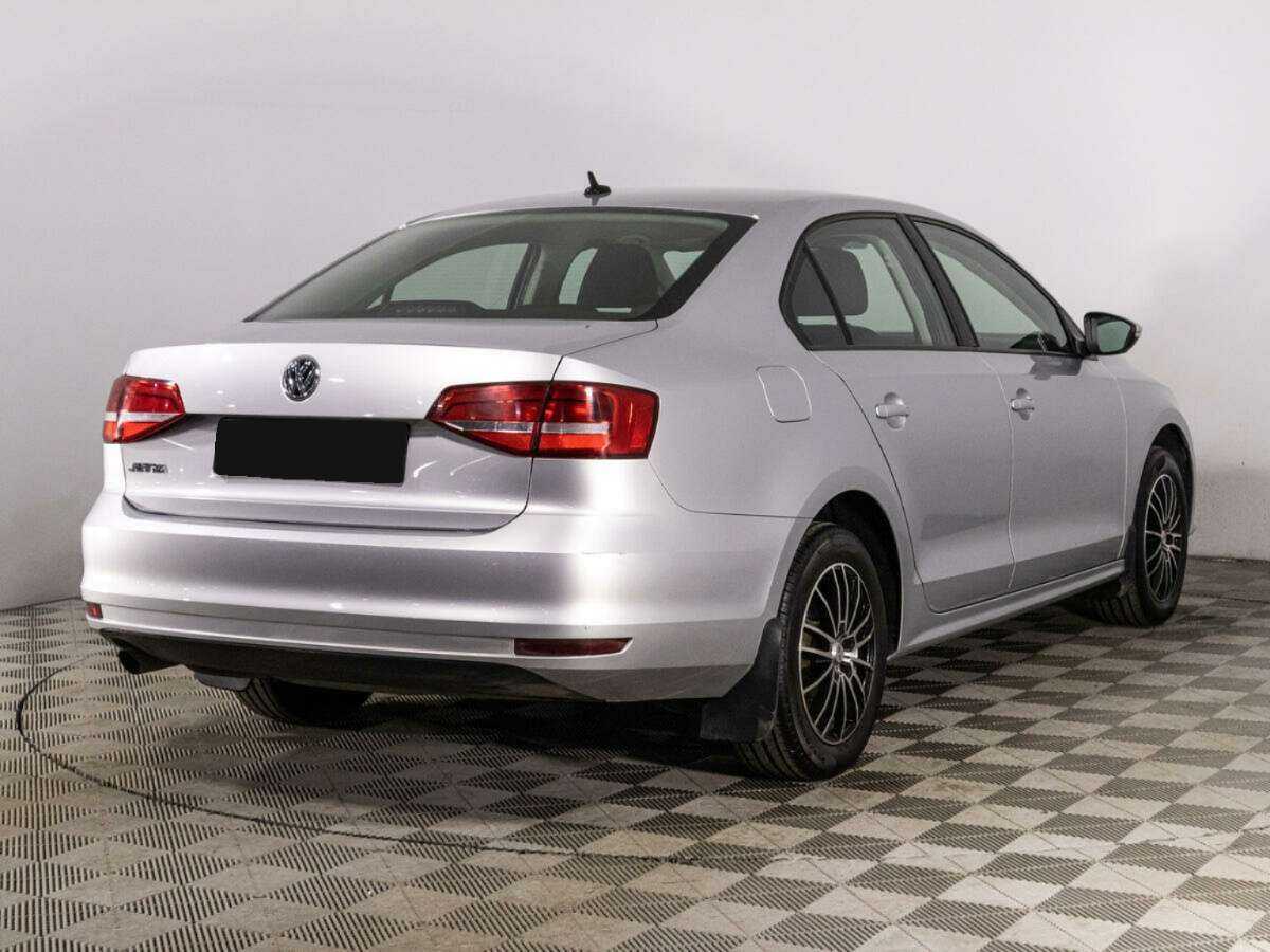 Volkswagen Jetta с пробегом — 2015 год. Фото: #4