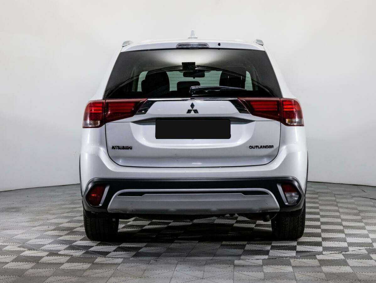 Mitsubishi Outlander с пробегом — 2018 год. Фото: #4
