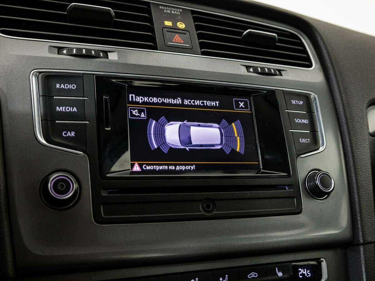 Volkswagen Golf с пробегом — 2013 год. Фото: #13