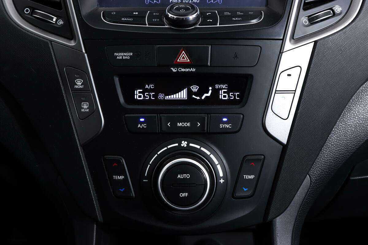 Hyundai Santa Fe с пробегом — 2015 год. Фото: #14