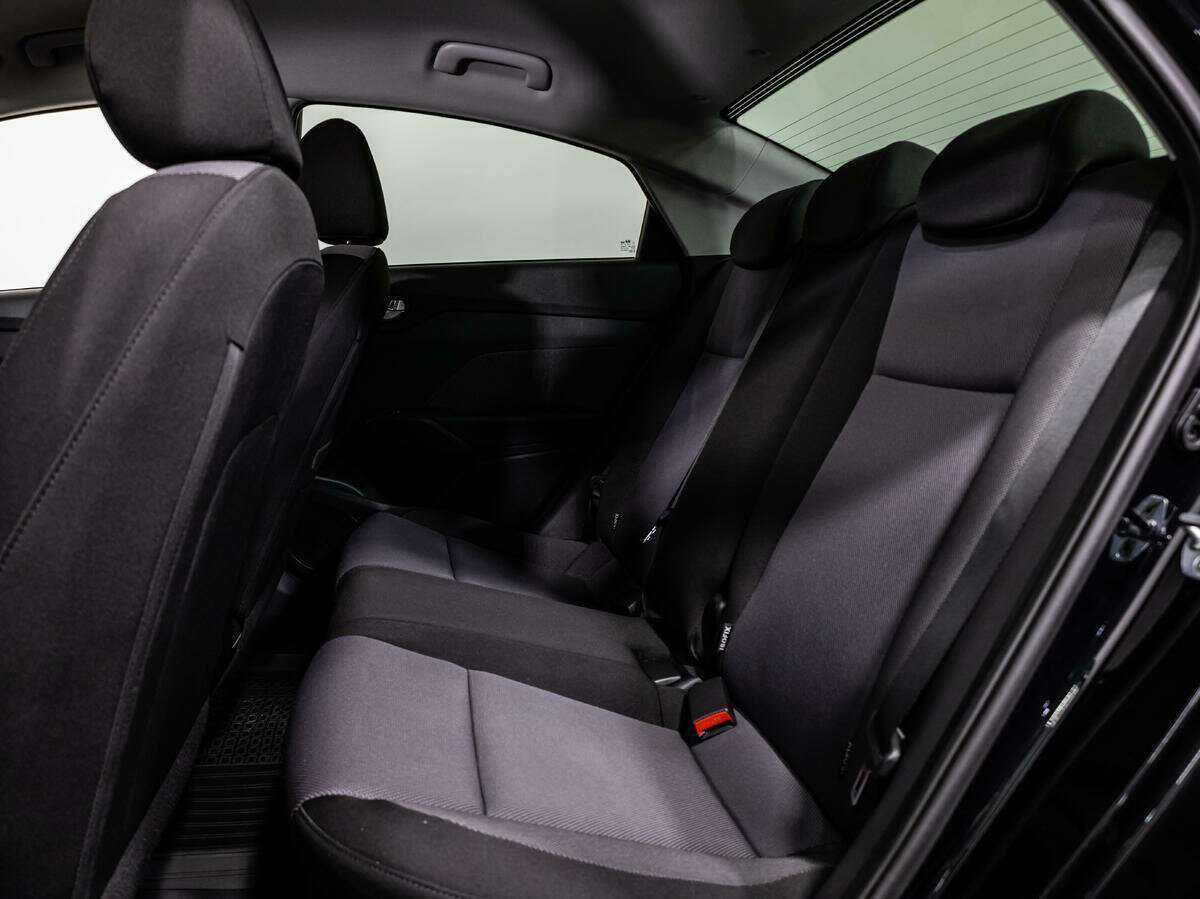 Hyundai Solaris с пробегом — 2021 год. Фото: #9