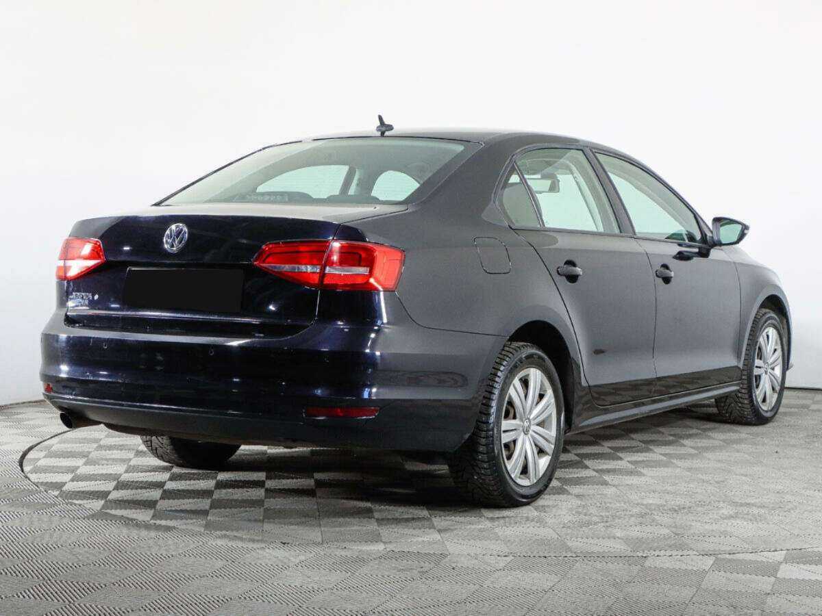 Volkswagen Jetta с пробегом — 2015 год. Фото: #4