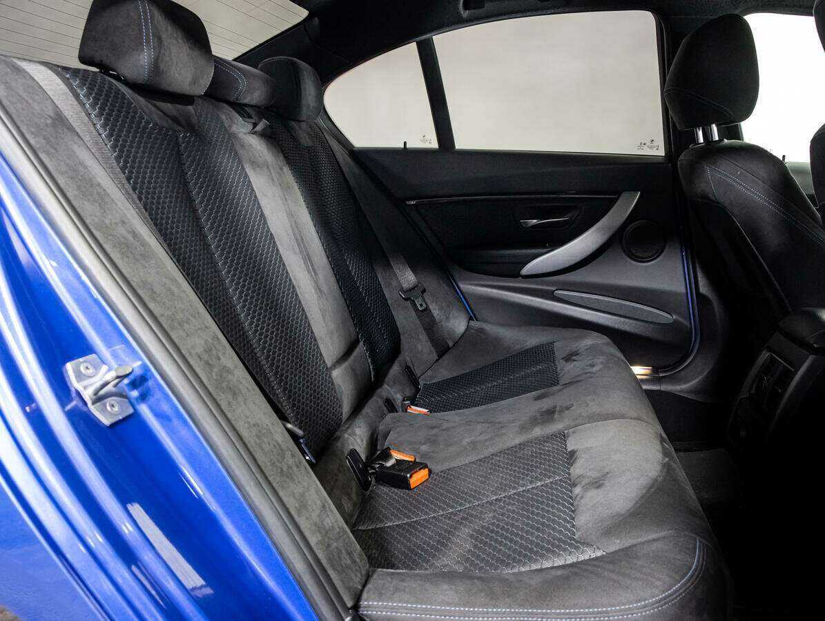 BMW 3 серии с пробегом — 2017 год. Фото: #18