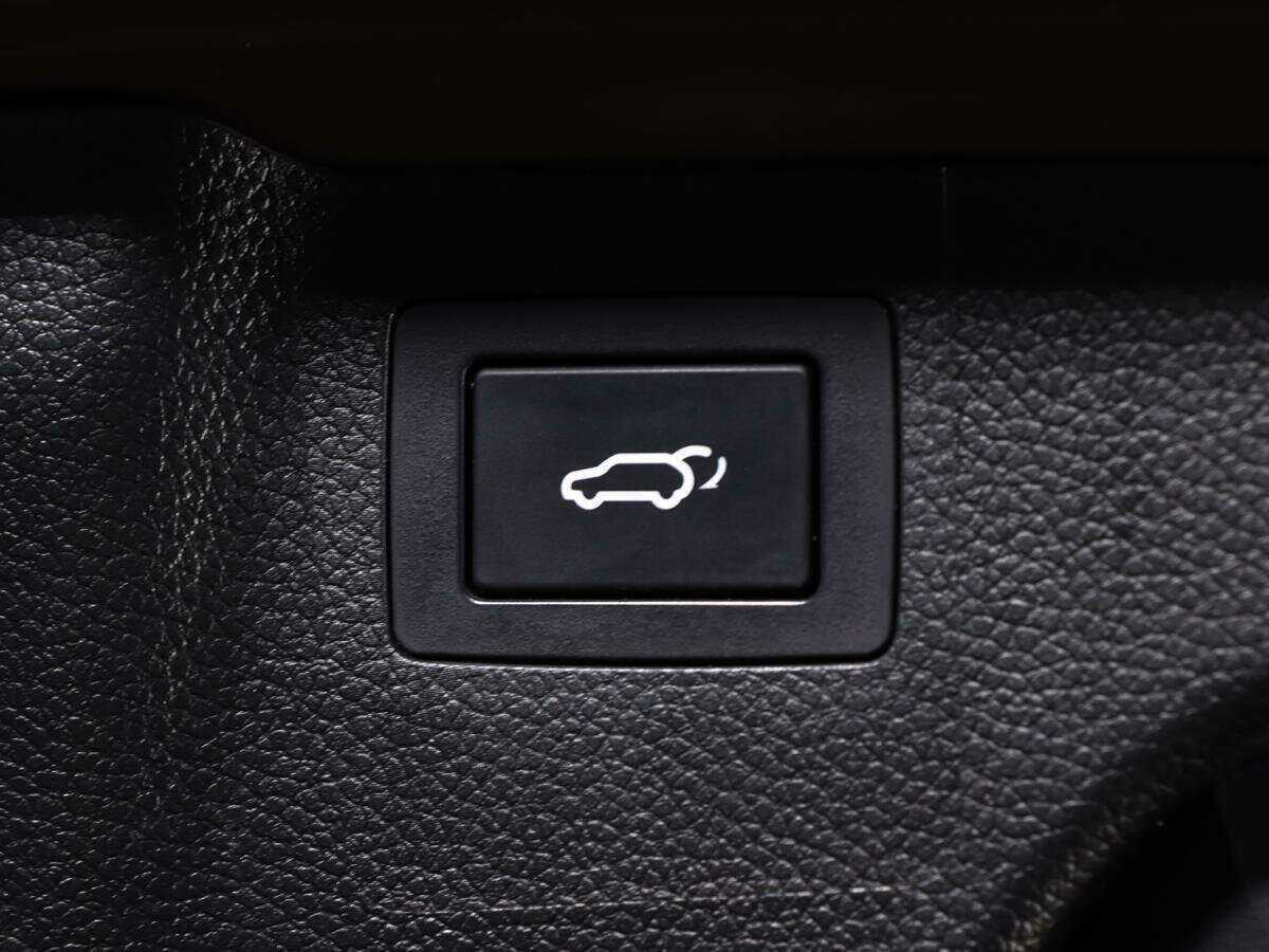 Hyundai Santa Fe с пробегом — 2018 год. Фото: #18