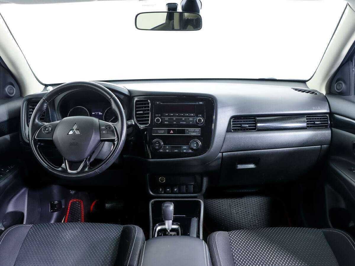 Mitsubishi Outlander с пробегом — 2019 год. Фото: #9