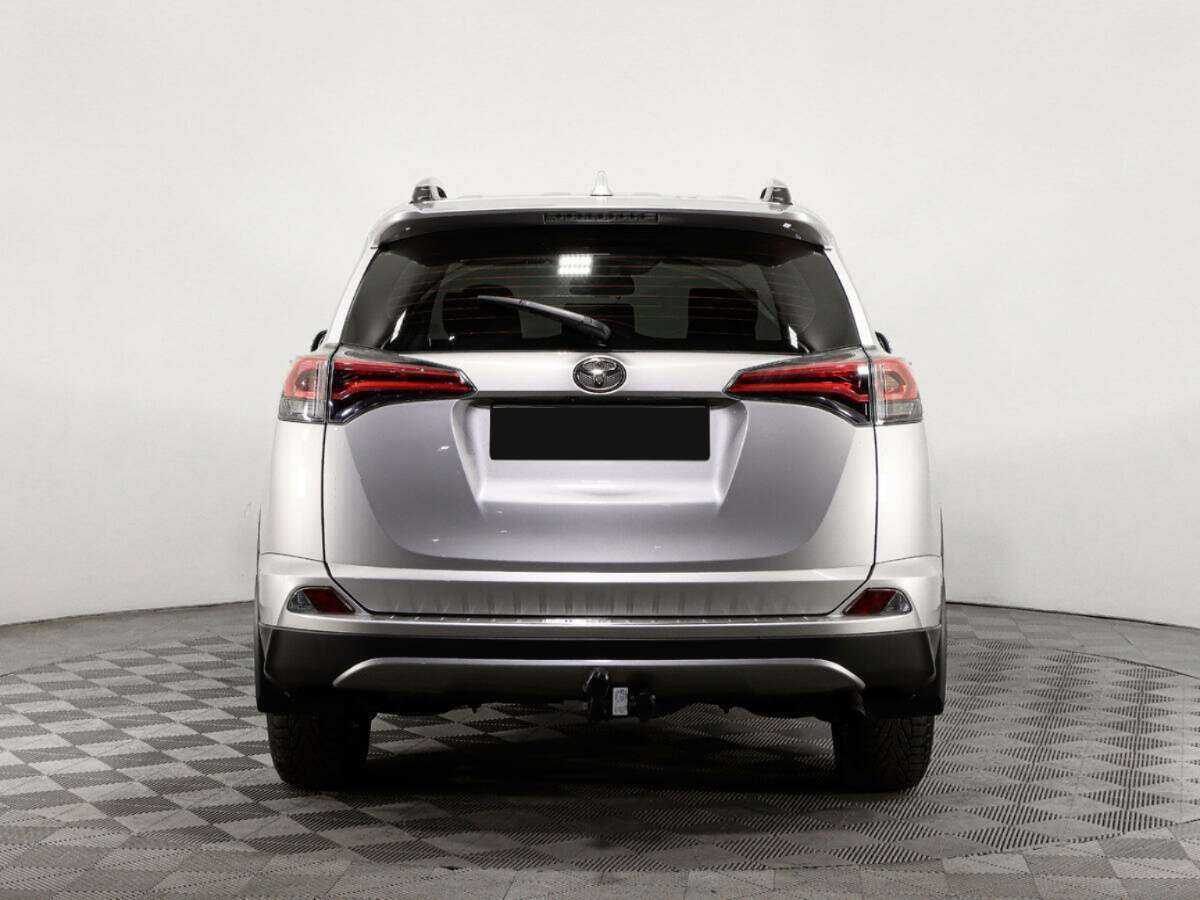 Toyota RAV4 с пробегом — 2017 год. Фото: #4
