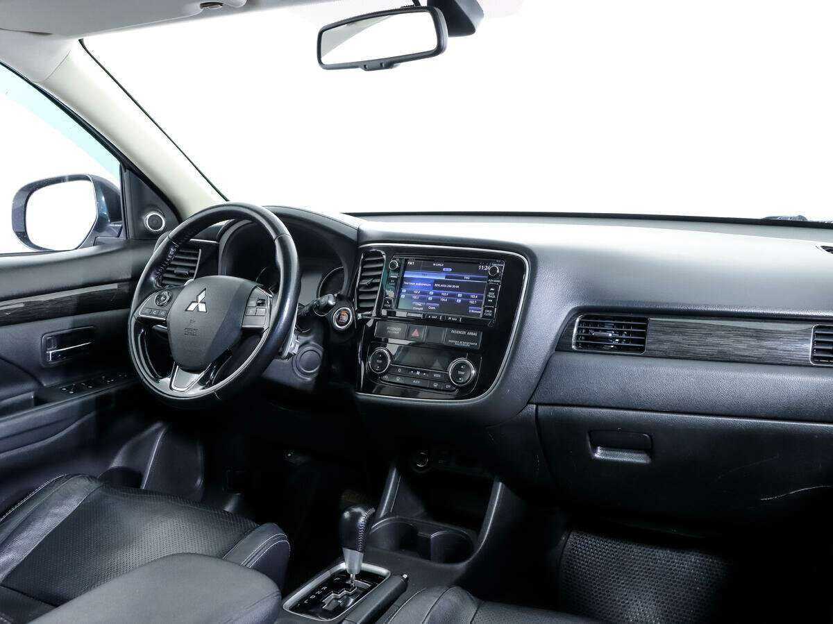 Mitsubishi Outlander с пробегом — 2016 год. Фото: #8