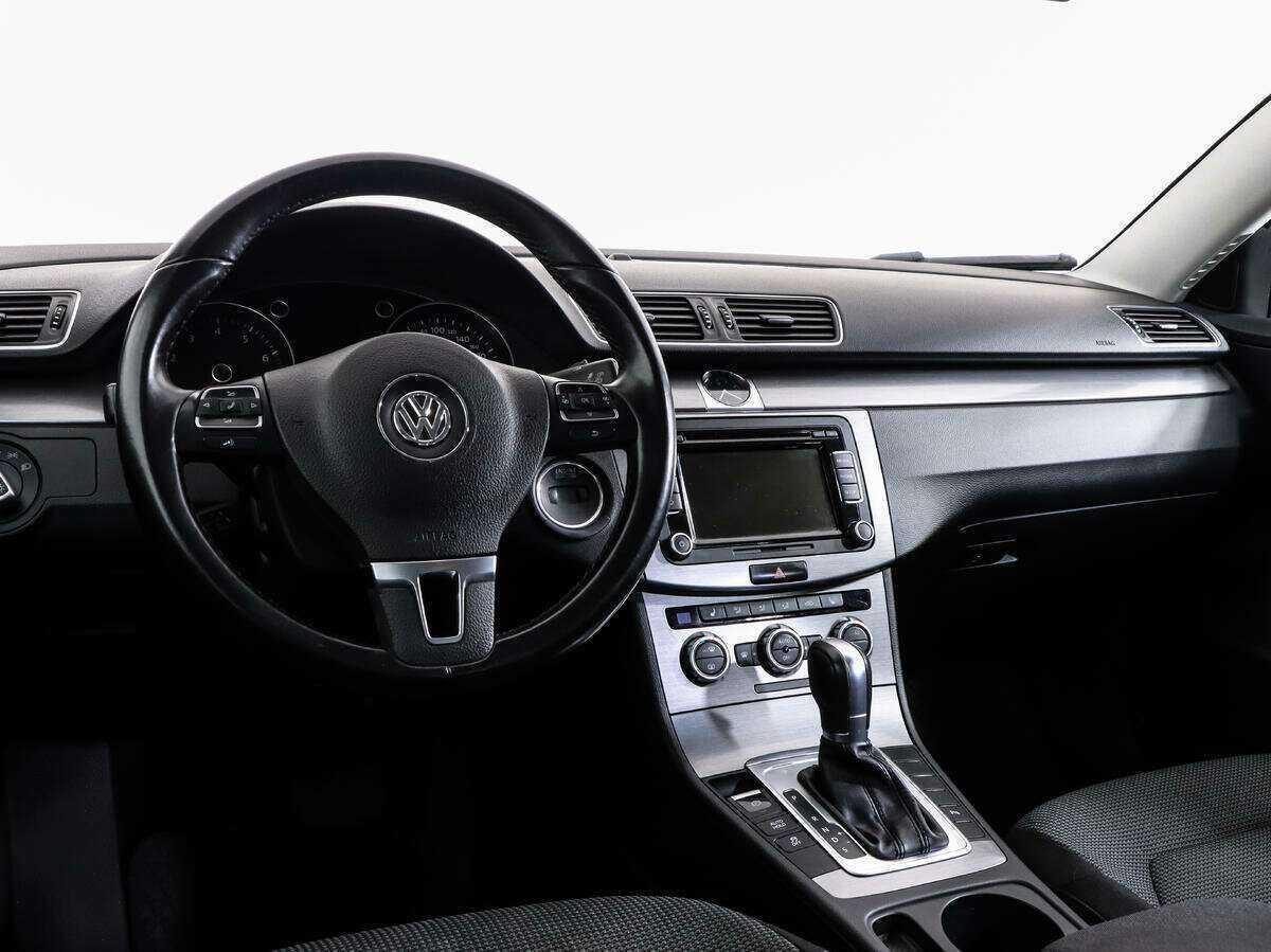 Volkswagen Passat с пробегом — 2014 год. Фото: #9
