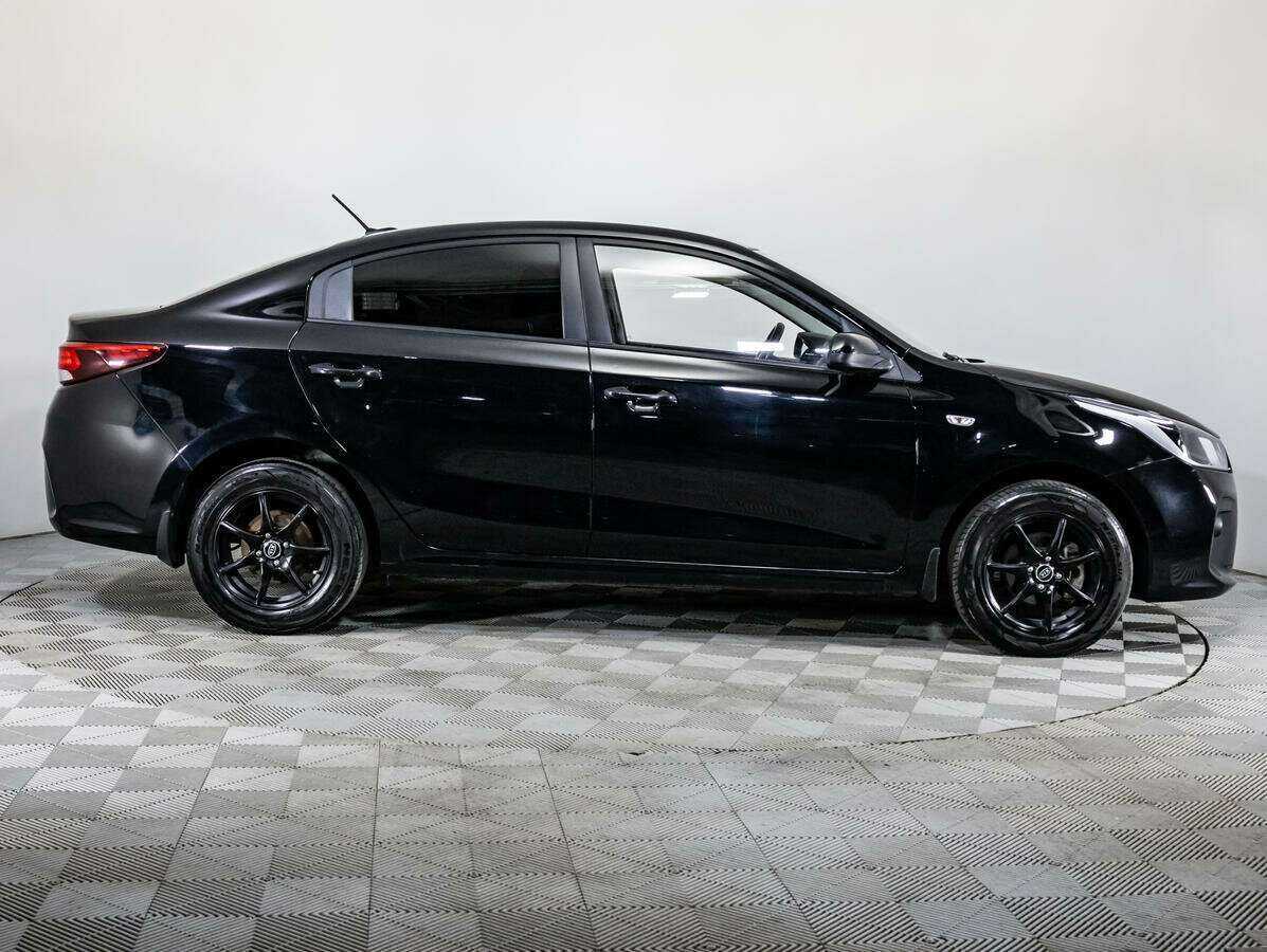 Kia Rio с пробегом — 2017 год. Фото: #3