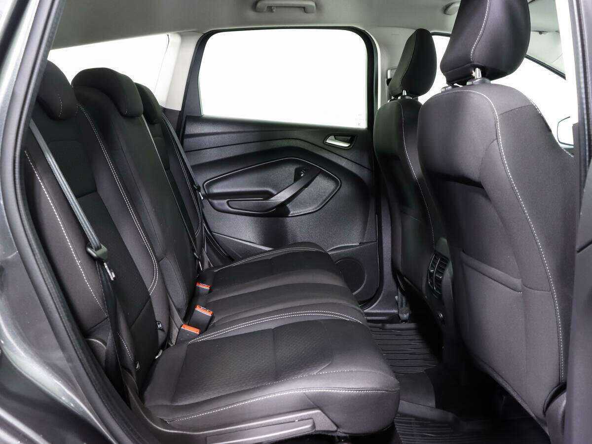 Ford Kuga с пробегом — 2017 год. Фото: #13