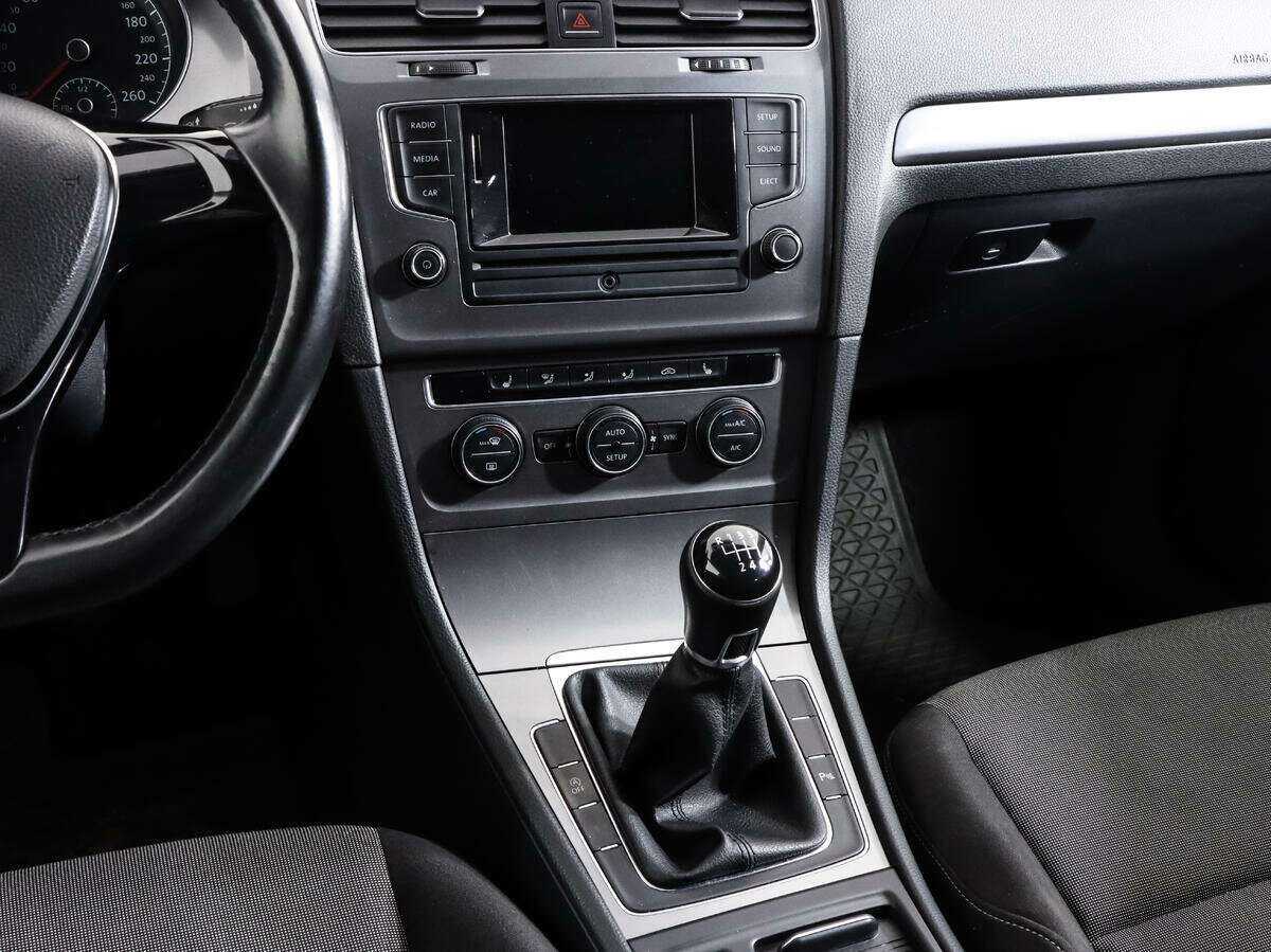 Volkswagen Golf с пробегом — 2013 год. Фото: #9