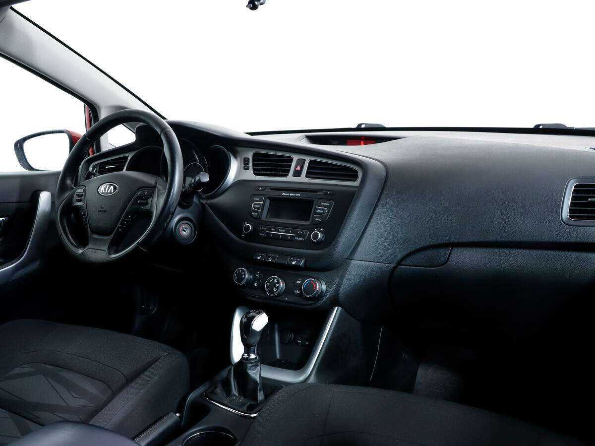 Kia Ceed с пробегом — 2015 год. Фото: #8