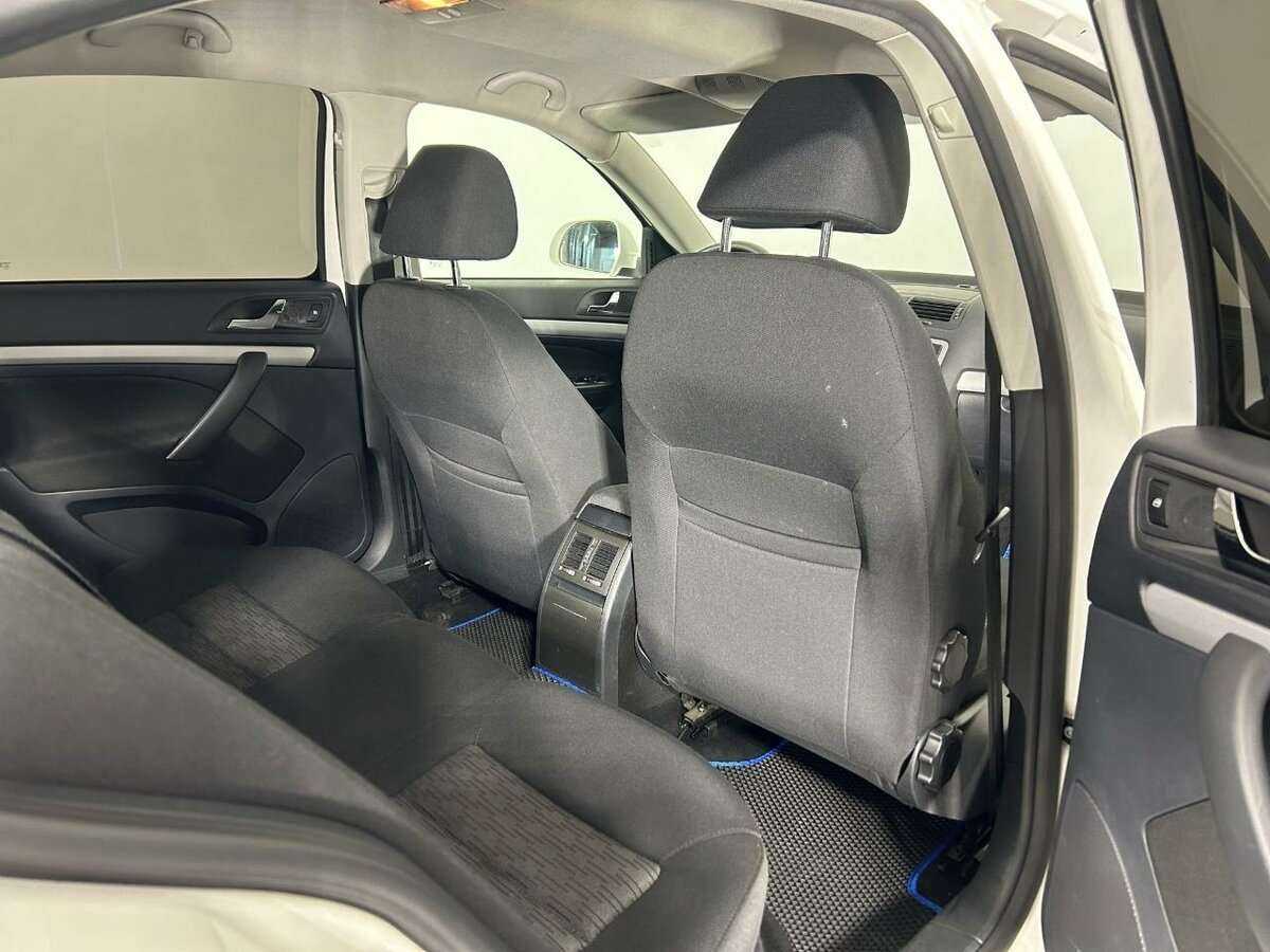 Skoda Octavia с пробегом — 2012 год. Фото: #15