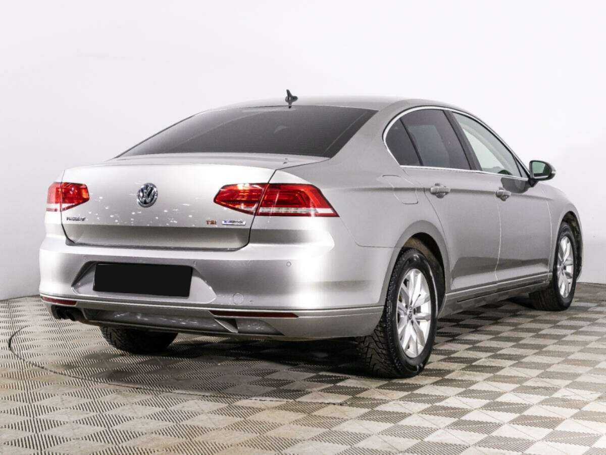 Volkswagen Passat с пробегом — 2017 год. Фото: #4