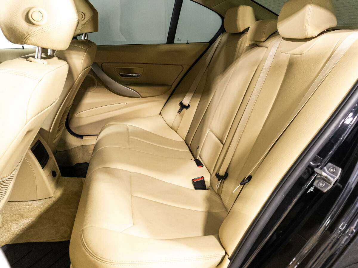 BMW 3 серии с пробегом — 2014 год. Фото: #9