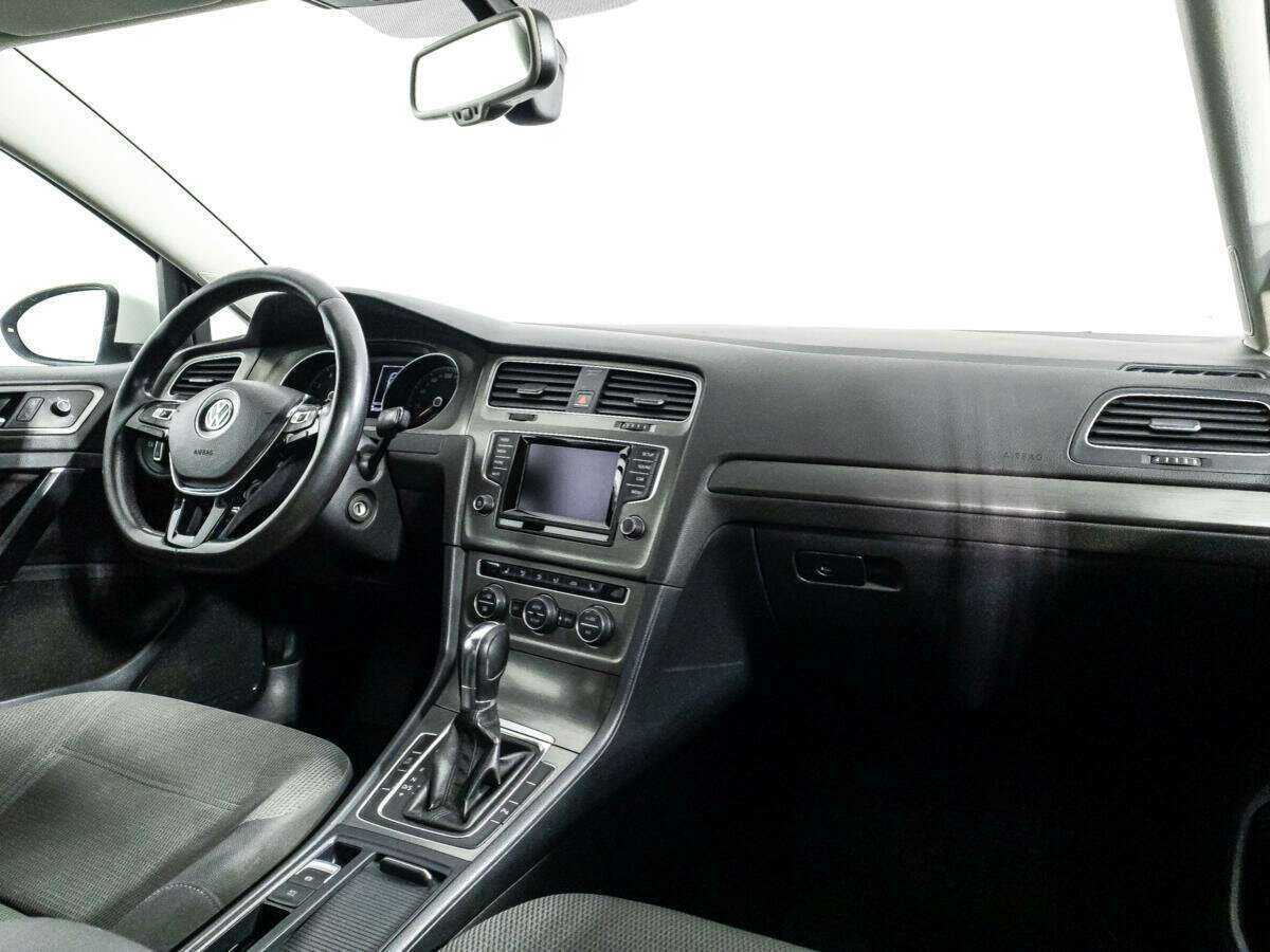 Volkswagen Golf с пробегом — 2013 год. Фото: #8