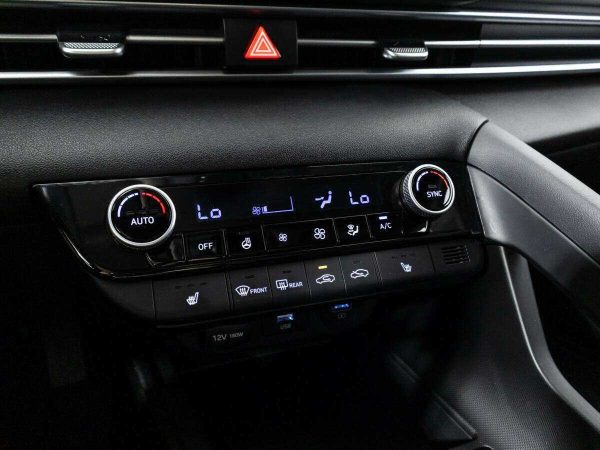 Hyundai Elantra с пробегом — 2021 год. Фото: #16