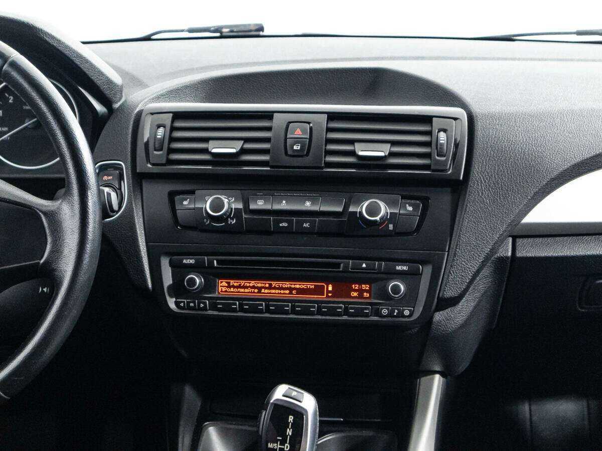 BMW 1 серии с пробегом — 2012 год. Фото: #12