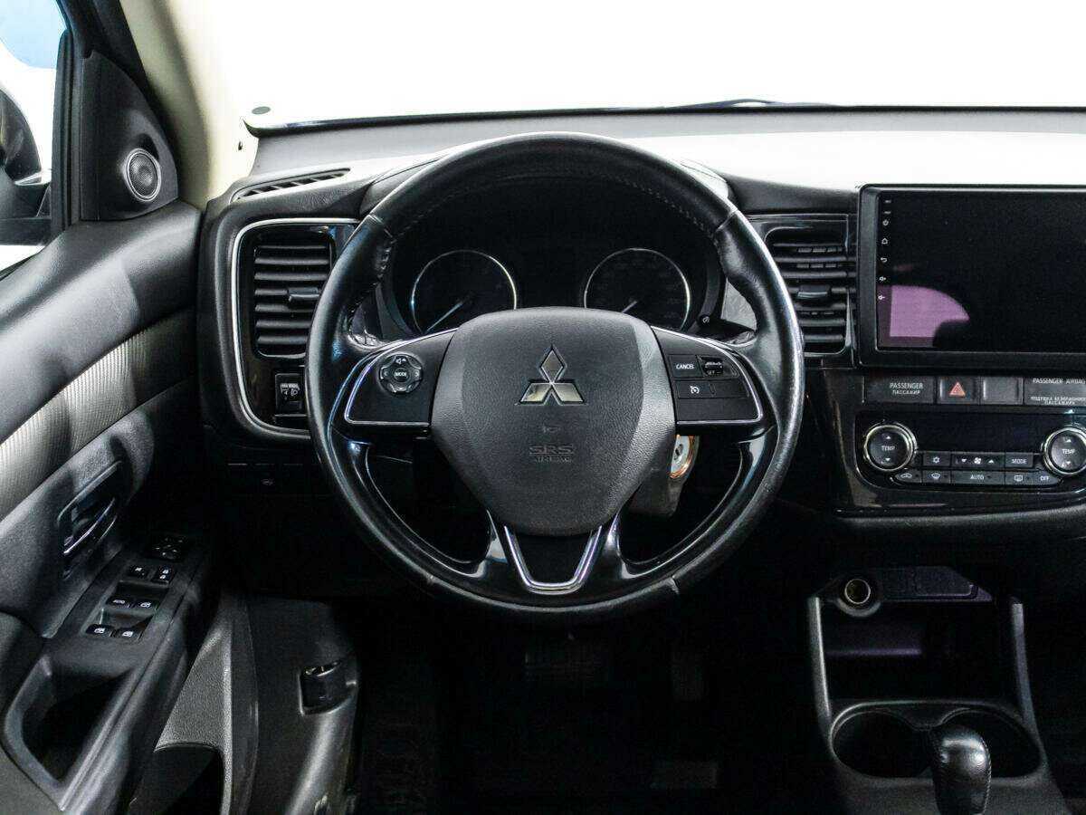 Mitsubishi Outlander с пробегом — 2016 год. Фото: #17