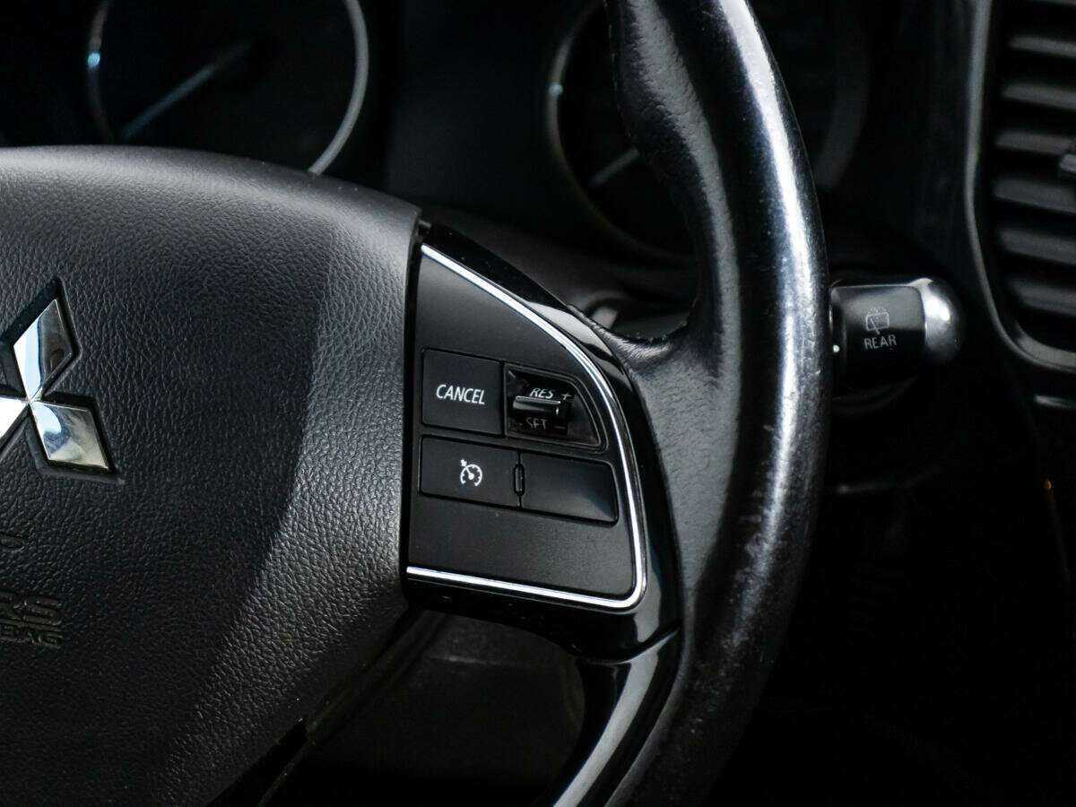 Mitsubishi Outlander с пробегом — 2016 год. Фото: #18