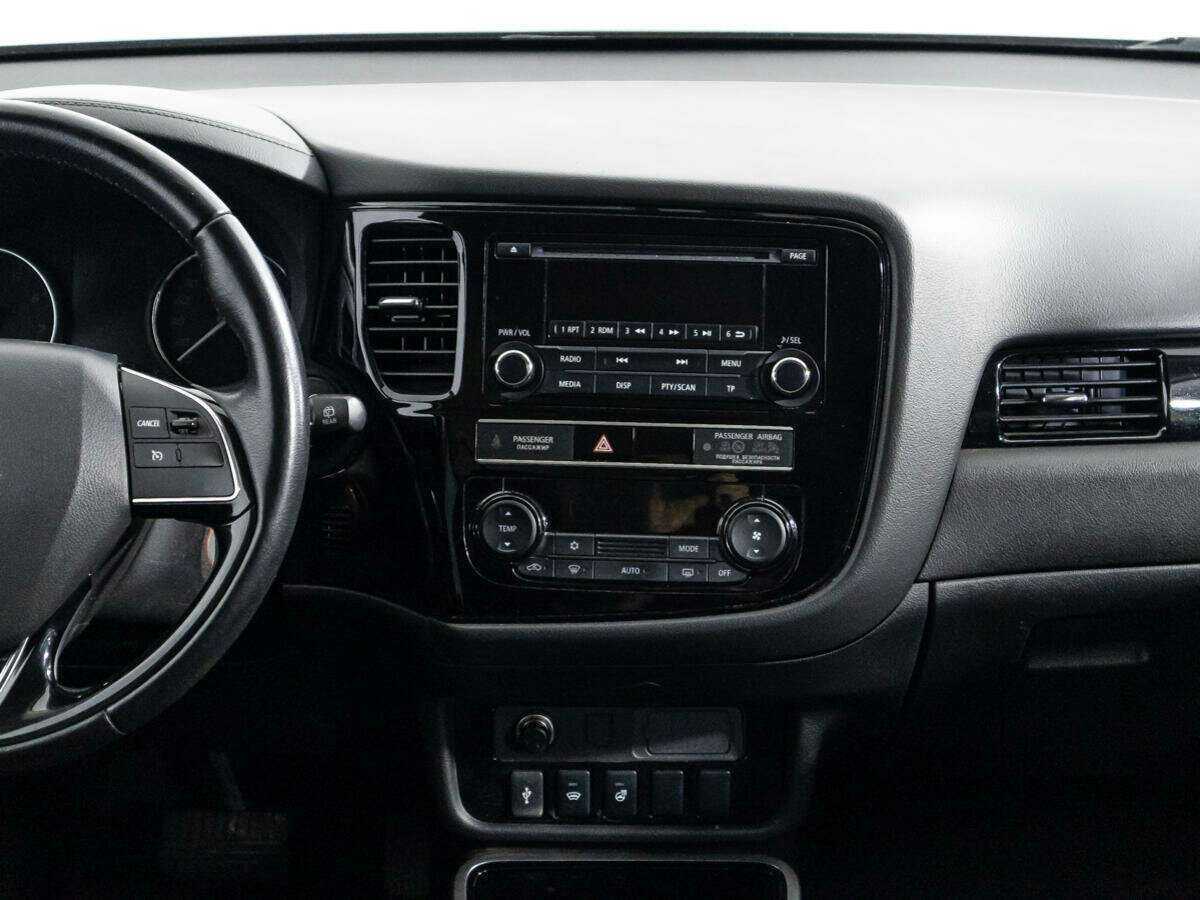 Mitsubishi Outlander с пробегом — 2019 год. Фото: #13