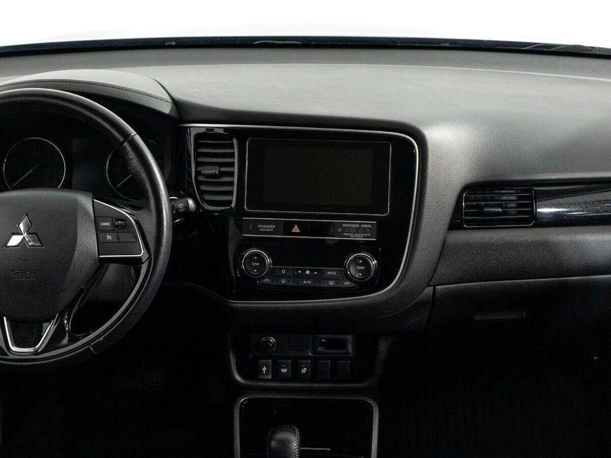 Mitsubishi Outlander с пробегом — 2019 год. Фото: #13