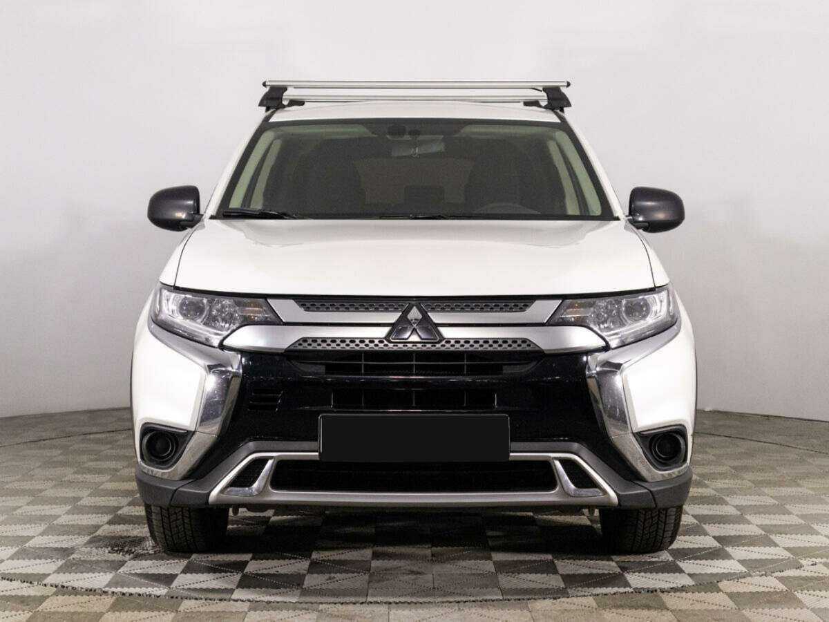 Mitsubishi Outlander с пробегом — 2020 год. Фото: #1