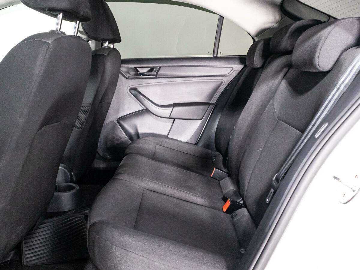 Skoda Rapid с пробегом — 2018 год. Фото: #9