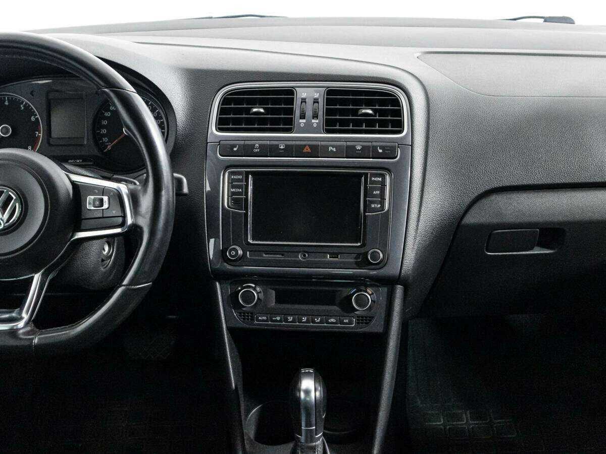 Volkswagen Polo с пробегом — 2019 год. Фото: #13