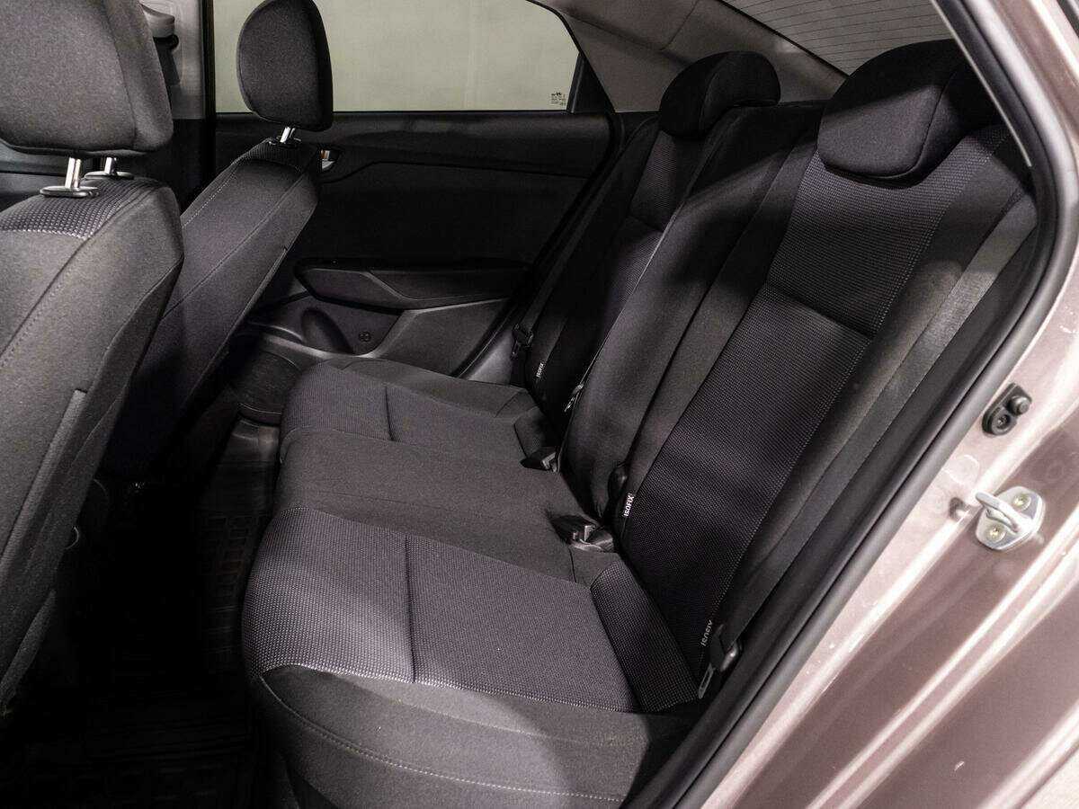 Hyundai Solaris с пробегом — 2021 год. Фото: #9