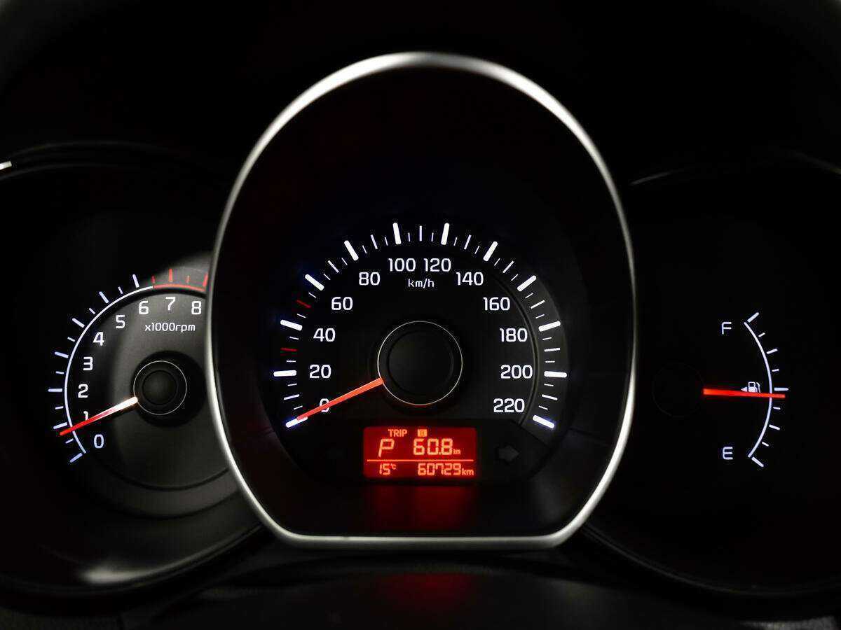 Kia Rio с пробегом — 2015 год. Фото: #10