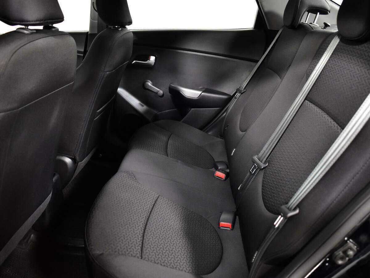 Kia Rio с пробегом — 2017 год. Фото: #9