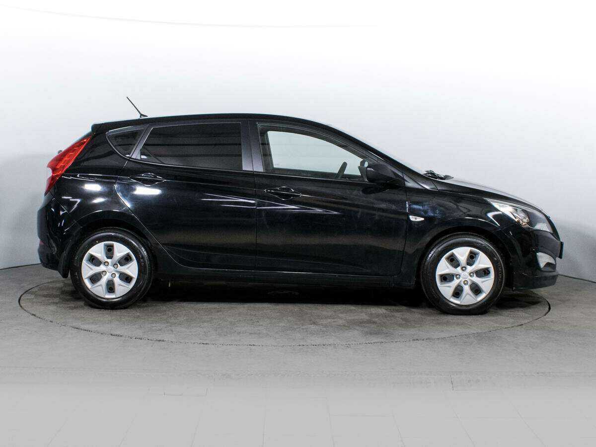 Hyundai Solaris с пробегом — 2014 год. Фото: #3