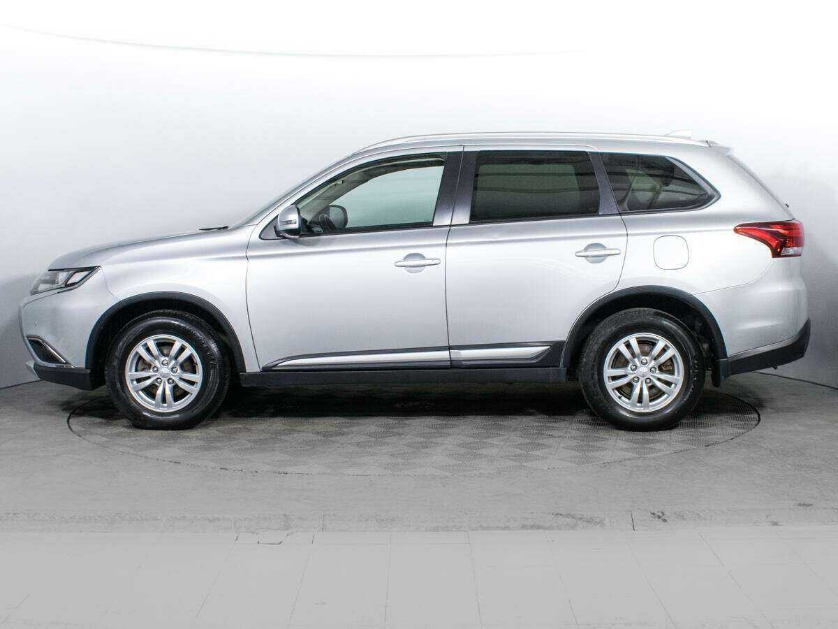 Mitsubishi Outlander с пробегом — 2017 год. Фото: #6