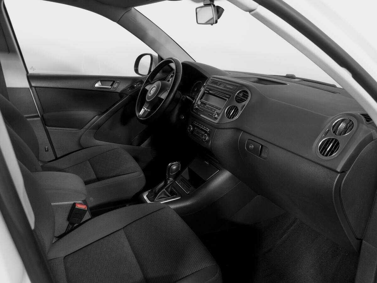 Volkswagen Tiguan с пробегом — 2012 год. Фото: #8