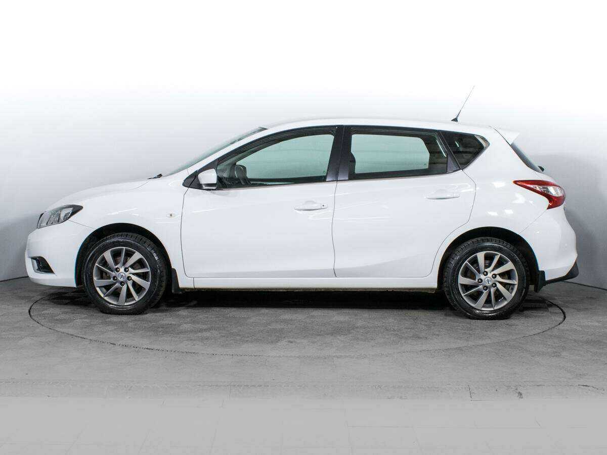 Nissan Tiida с пробегом — 2015 год. Фото: #7