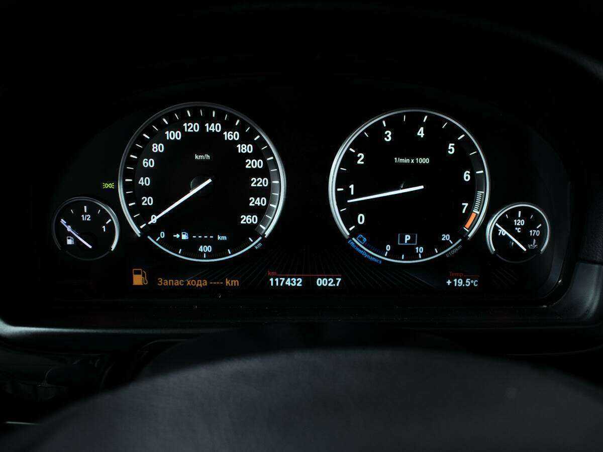 BMW 5 серии с пробегом — 2014 год. Фото: #10