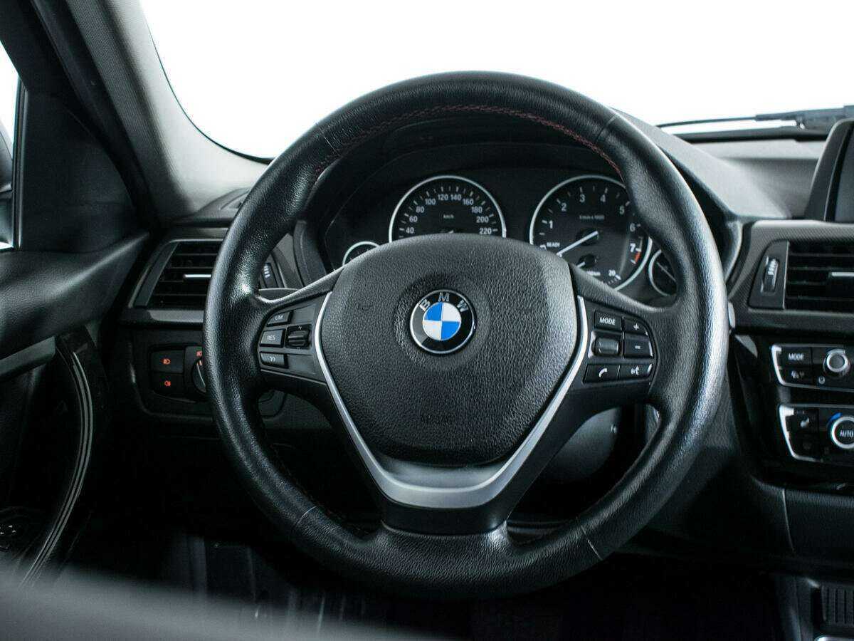 BMW 3 серии с пробегом — 2017 год. Фото: #13