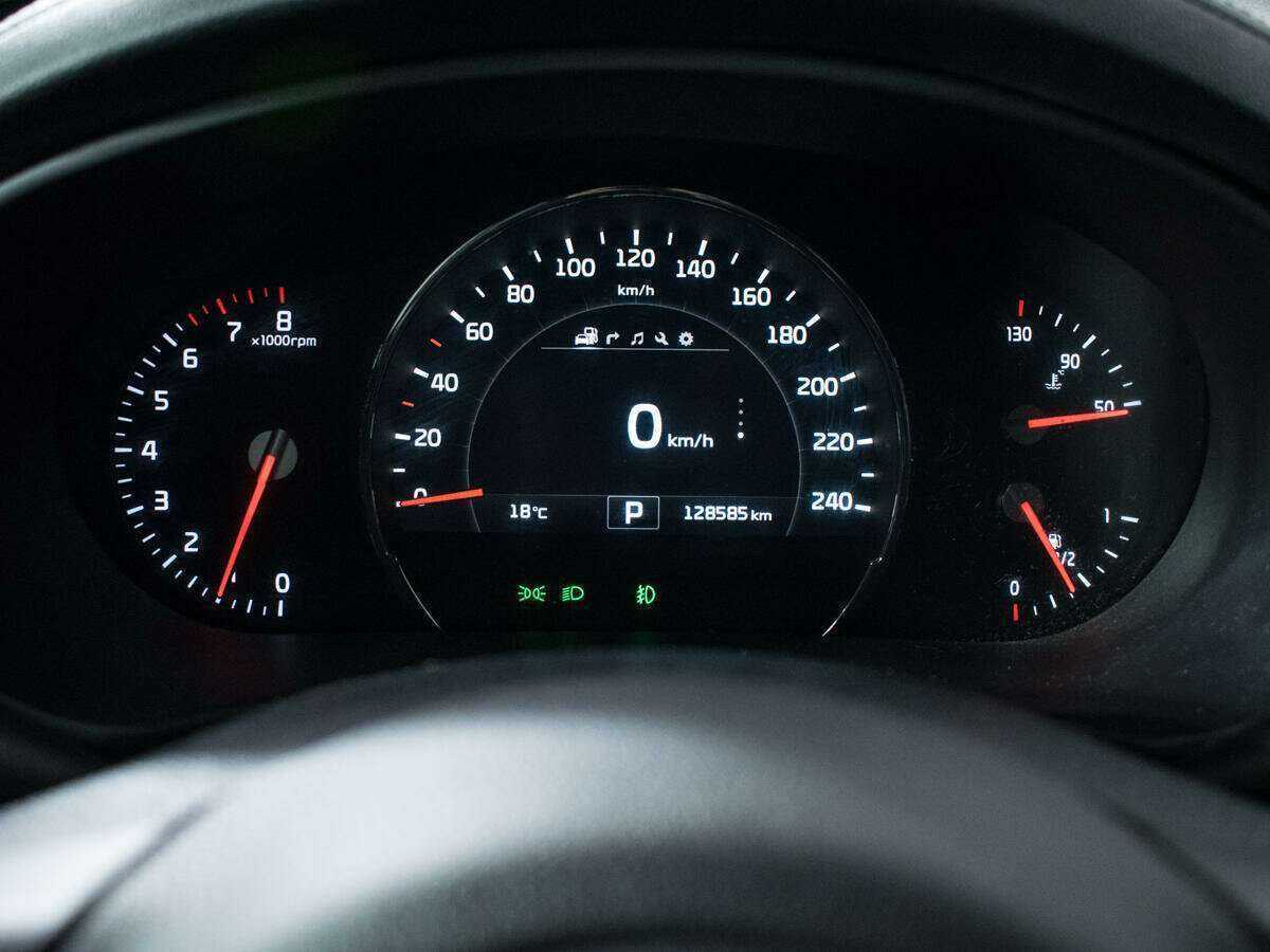Kia Sorento с пробегом — 2017 год. Фото: #10