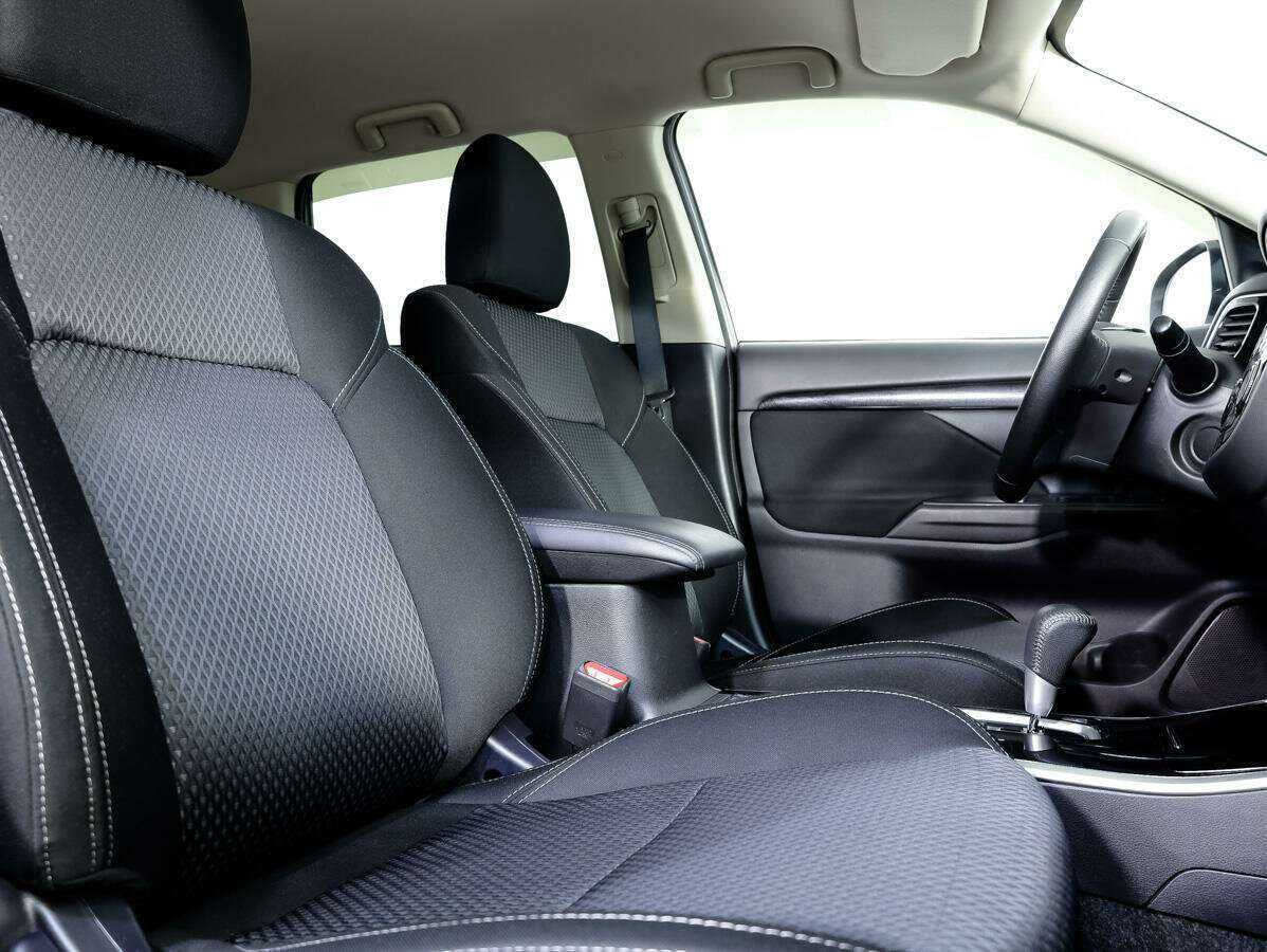 Mitsubishi Outlander с пробегом — 2018 год. Фото: #11