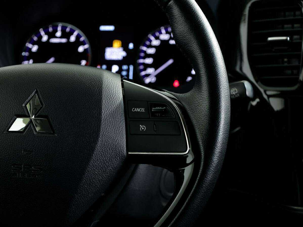 Mitsubishi Outlander с пробегом — 2018 год. Фото: #14