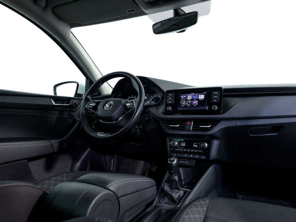 Skoda Rapid с пробегом — 2021 год. Фото: #6