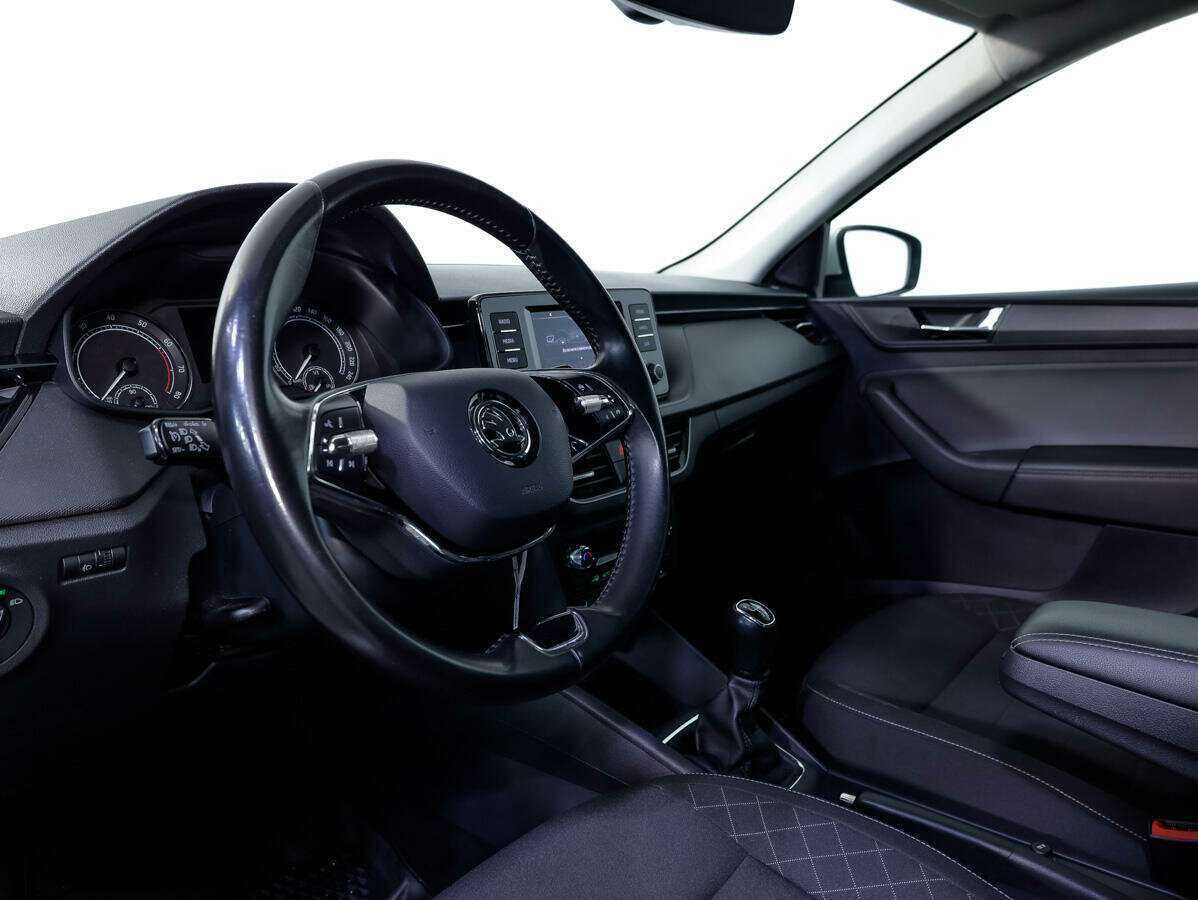 Skoda Rapid с пробегом — 2021 год. Фото: #8